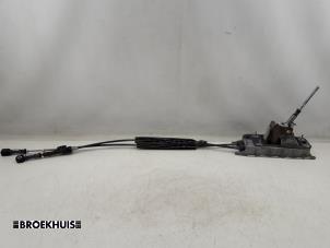 Used Gearbox shift cable Volkswagen Caddy III (2KA,2KH,2CA,2CH) 1.6 TDI 16V Price € 60,50 Inclusive VAT offered by Autobedrijf Broekhuis B.V.