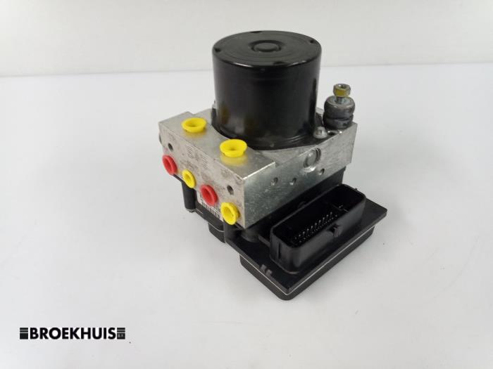 Begagnade ABS-pump Skoda Fabia II Combi 1.2 TDI 12V Greenline Pris € 35,00 Marginaltabell erbjuds av Autobedrijf Broekhuis B.V.