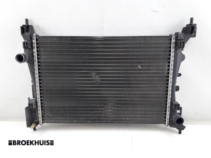 Usagé Radiateur Fiat Grande Punto (199) 1.4 Prix € 30,00 Règlement à la marge proposé par Autobedrijf Broekhuis B.V.