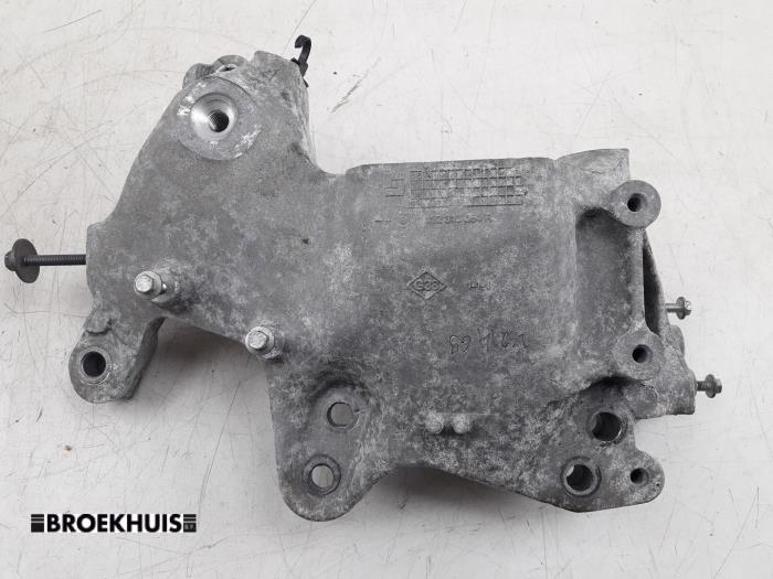 Used Engine mount Renault Trafic (1FL/2FL/3FL/4FL) 1.6 dCi 125 Twin Turbo Price € 36,30 Inclusive VAT offered by Autobedrijf Broekhuis B.V.