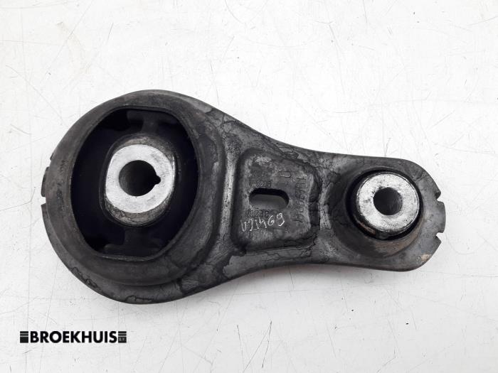 Used Engine mount Renault Trafic (1FL/2FL/3FL/4FL) 1.6 dCi 125 Twin Turbo Price € 30,25 Inclusive VAT offered by Autobedrijf Broekhuis B.V.