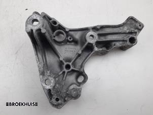 Used Gearbox mount Renault Trafic (1FL/2FL/3FL/4FL) 1.6 dCi 125 Twin Turbo Price € 48,40 Inclusive VAT offered by Autobedrijf Broekhuis B.V.
