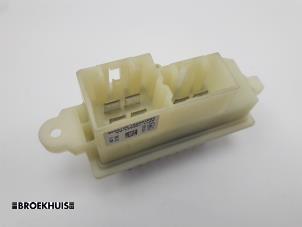 Used Heater resistor Ford B-Max (JK8) 1.6 Ti-VCT 16V Price € 25,00 Margin scheme offered by Autobedrijf Broekhuis B.V.