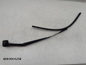 Used Front wiper arm Ford B-Max (JK8) 1.6 Ti-VCT 16V Price € 15,00 Margin scheme offered by Autobedrijf Broekhuis B.V.