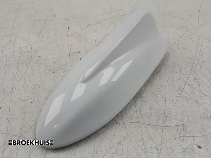 Roof (GPS) antenna cover