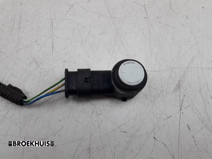 PDC Sensor Set from a Volvo V40 (MV) 2.0 D2 16V 2015