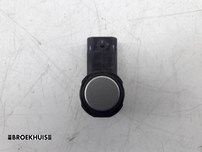 Usados Sensor PDC Volkswagen Passat Variant (3C5) 3.6 FSI 24V 4Motion Precio € 15,00 Norma de margen ofrecido por Autobedrijf Broekhuis B.V.