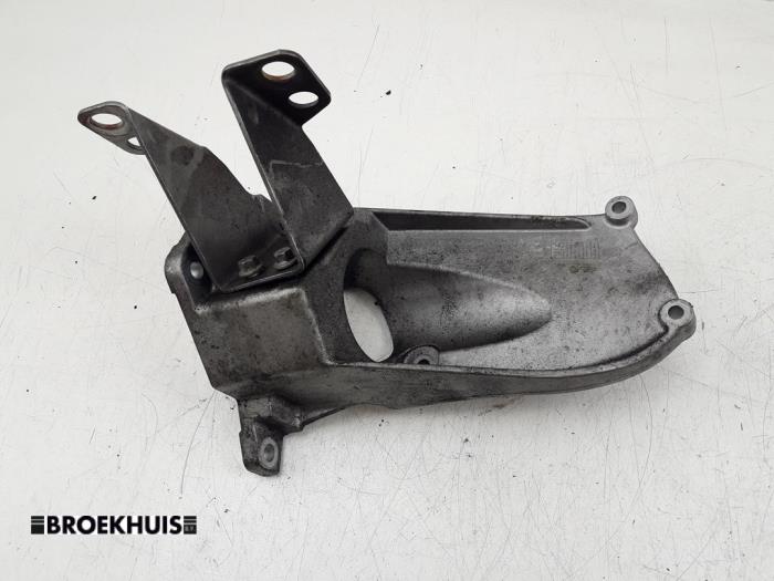 Gebrauchte Motorlager Volvo V40 (MV) 2.0 D2 16V Preis € 20,00 Margenregelung angeboten von Autobedrijf Broekhuis B.V.