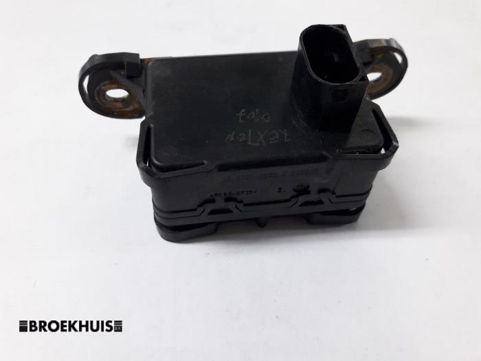 Begagnade Esp Duo-sensor Ssang Yong Rexton 2.7 CRDi Pris € 15,00 Marginaltabell erbjuds av Autobedrijf Broekhuis B.V.
