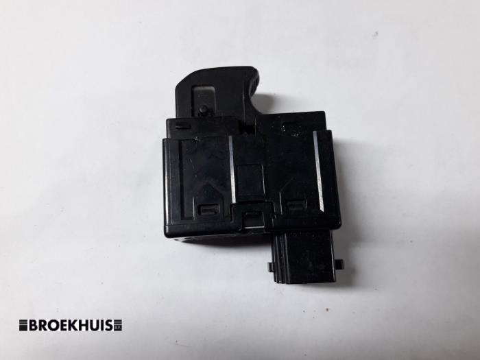 Electric window switch from a SsangYong Rexton 2.3 16V RX 230 2006