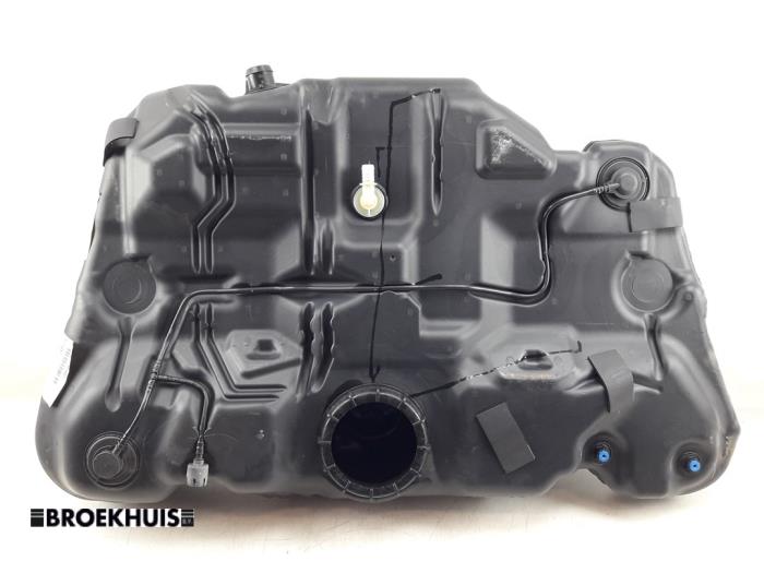 Begagnade Tank Volvo V70 (BW) 2.4 D 20V Pris € 60,00 Marginaltabell erbjuds av Autobedrijf Broekhuis B.V.