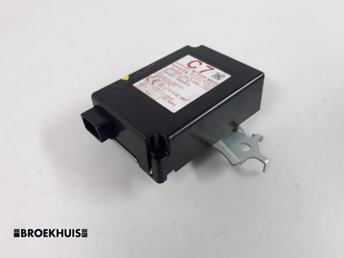 Begagnade Däcktrycksmodul Lexus IS (E3) 300h 2.5 16V Pris € 45,00 Marginaltabell erbjuds av Autobedrijf Broekhuis B.V.