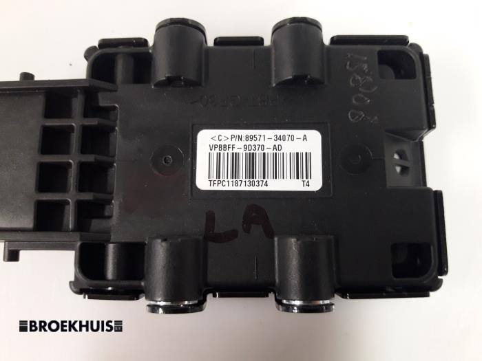 Electric fuel module from a Lexus IS (E3) 300h 2.5 16V 2013