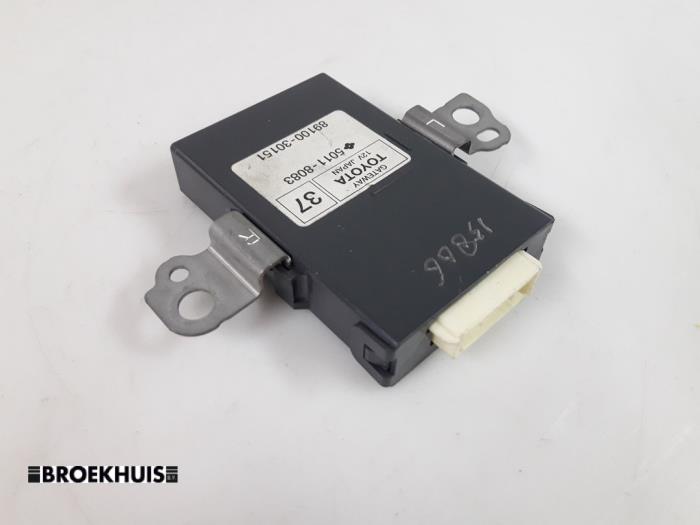 Usados Módulo Gateway Lexus IS (E3) 300h 2.5 16V Precio € 30,00 Norma de margen ofrecido por Autobedrijf Broekhuis B.V.