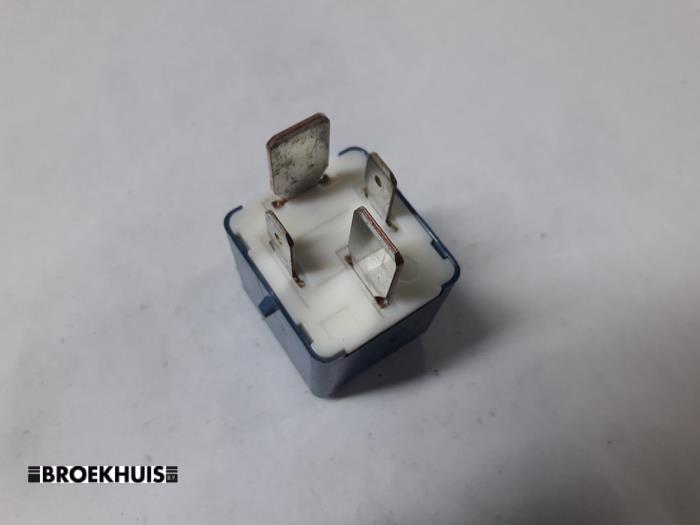 Relay Lexus IS 300h 2.5 16V 8826321010