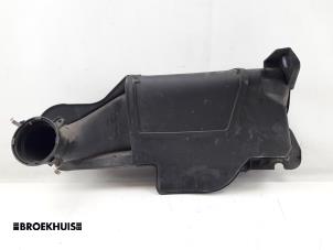 Używane Obudowa filtra powietrza Porsche Boxster (987) 3.4 S 24V Cena € 150,00 Procedura marży oferowane przez Autobedrijf Broekhuis B.V.