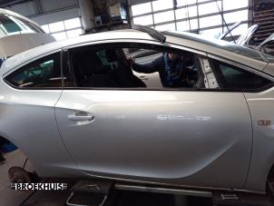 Używane Drzwi prawe wersja 2-drzwiowa Opel Astra J GTC (PD2/PF2) 1.4 Turbo 16V ecoFLEX 140 Cena € 125,00 Procedura marży oferowane przez Autobedrijf Broekhuis B.V.