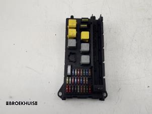 Used Fuse box Volkswagen Crafter 2.5 TDI 30/32/35 Price € 60,50 Inclusive VAT offered by Autobedrijf Broekhuis B.V.