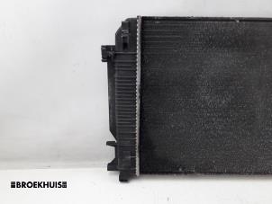 Kühler van een Volkswagen Crafter 2.5 TDI 30/32/35 2013