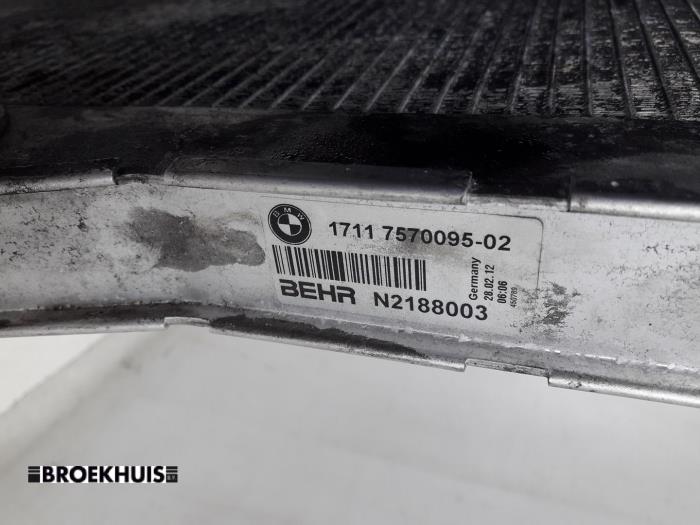 Radiator from a BMW 6 serie (F12) M6 V8 32V TwinPower Turbo 2012