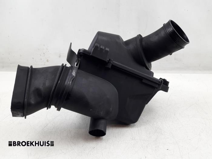 Gebrauchte Luftfiltergehäuse BMW 6 serie (F12) M6 V8 32V TwinPower Turbo Preis € 150,00 Margenregelung angeboten von Autobedrijf Broekhuis B.V.