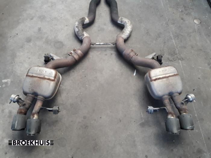Usagé Echappement (complet) BMW 6 serie (F12) M6 V8 32V TwinPower Turbo Prix € 500,00 Règlement à la marge proposé par Autobedrijf Broekhuis B.V.