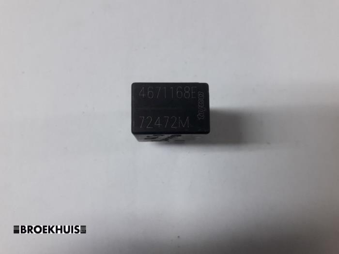 Begagnade Relä Jeep Cherokee/Liberty (KJ) Pris € 5,00 Marginaltabell erbjuds av Autobedrijf Broekhuis B.V.