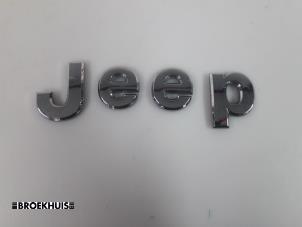 Używane Emblemat Jeep Cherokee/Liberty (KJ) 2.5 CRD 16V Cena € 5,00 Procedura marży oferowane przez Autobedrijf Broekhuis B.V.