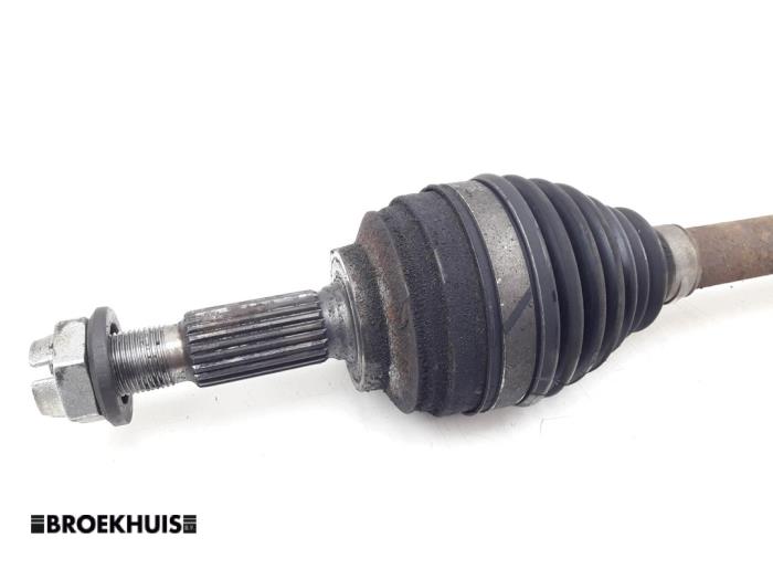 Front drive shaft, left from a Renault Clio IV (5R) 0.9 Energy TCE 90 12V 2019