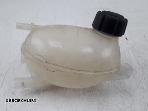 Used Expansion vessel Renault Clio IV (5R) 0.9 Energy TCE 90 12V Price € 20,00 Margin scheme offered by Autobedrijf Broekhuis B.V.