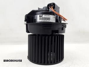 Used Heating and ventilation fan motor Renault Clio IV (5R) 0.9 Energy TCE 90 12V Price € 35,00 Margin scheme offered by Autobedrijf Broekhuis B.V.