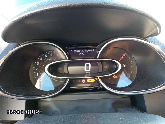Odometer KM from a Renault Clio IV (5R) 0.9 Energy TCE 90 12V 2019