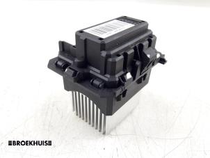 Used Heater resistor Renault Clio IV (5R) 0.9 Energy TCE 90 12V Price € 25,00 Margin scheme offered by Autobedrijf Broekhuis B.V.