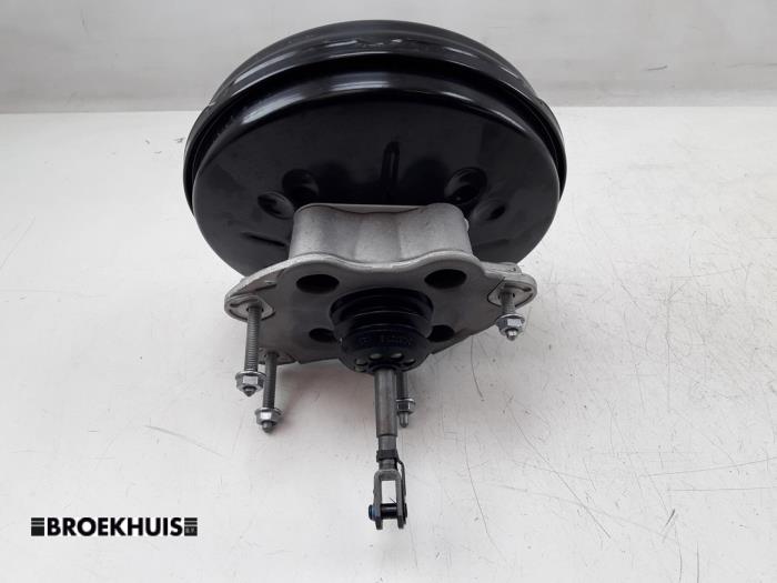 Brake servo from a Renault Clio IV (5R) 0.9 Energy TCE 90 12V 2019