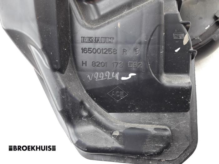 Air box from a Renault Clio IV (5R) 0.9 Energy TCE 90 12V 2019