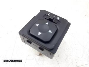 Usados Interruptor de retrovisor Mitsubishi Space Star (A0) 1.2 12V Precio € 15,00 Norma de margen ofrecido por Autobedrijf Broekhuis B.V.