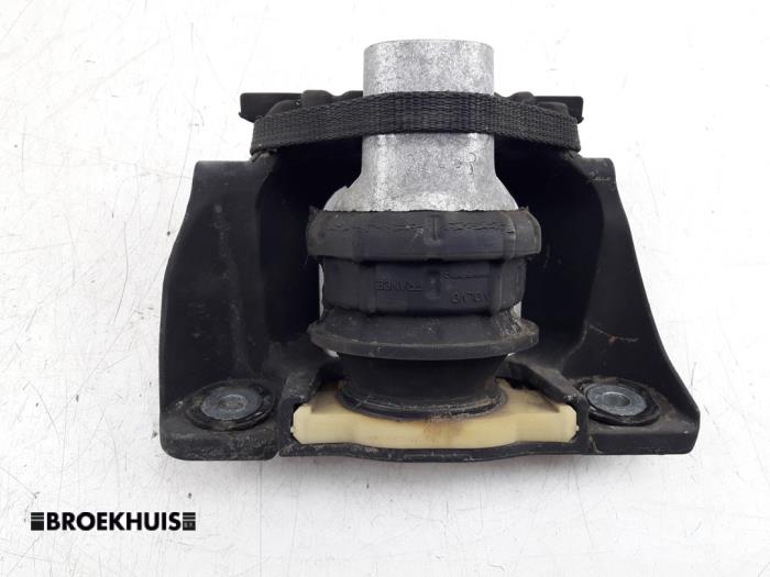 Used Engine mount Volvo V90 II (PW) 2.0 T5 16V Price € 50,00 Margin scheme offered by Autobedrijf Broekhuis B.V.