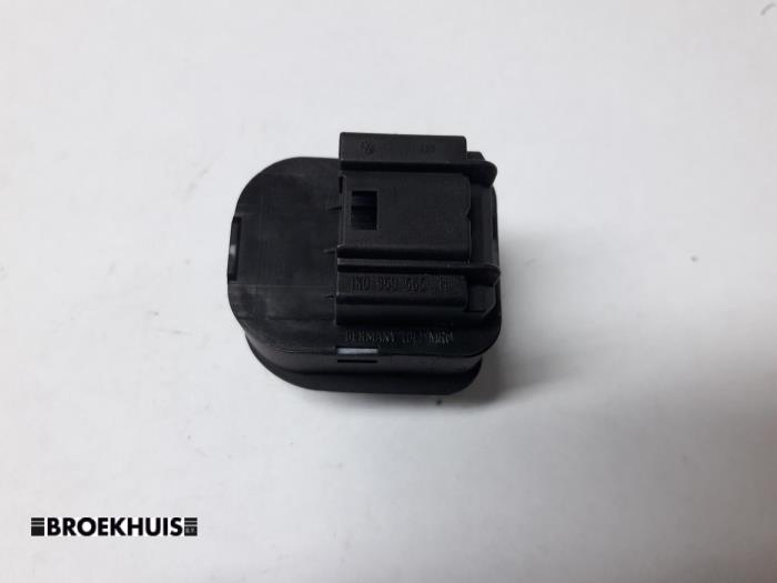 Mirror switch from a Seat Toledo (5P2) 1.9 TDI 2005