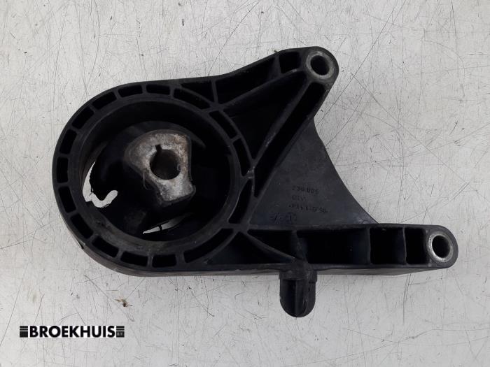 Used Engine mount Opel Zafira (M75) 1.7 CDTi 16V Price € 15,00 Margin scheme offered by Autobedrijf Broekhuis B.V.