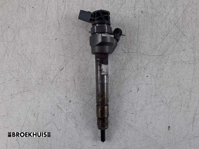 Injector (diesel) from a BMW X1 (E84) xDrive 20d 2.0 16V 2013