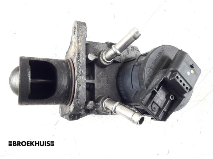 EGR valve from a BMW X1 (E84) xDrive 20d 2.0 16V 2013