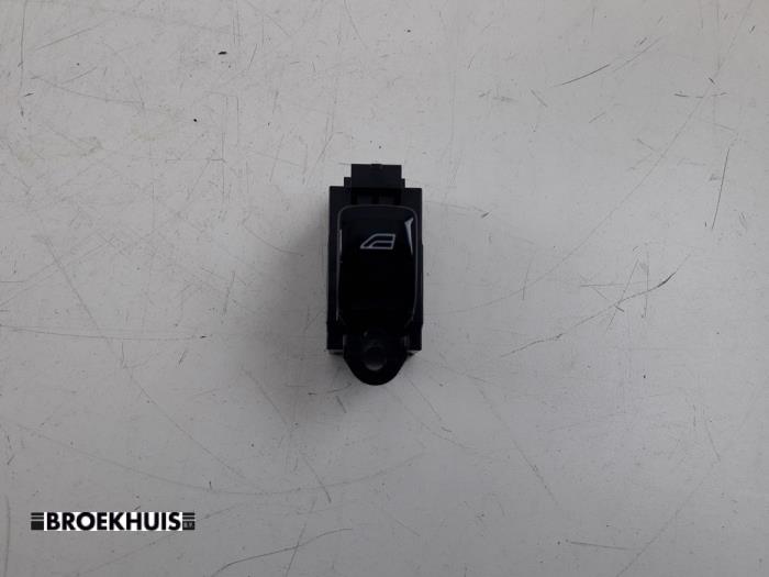 Electric window switch from a Volvo V90 II (PW) 2.0 T5 16V 2017