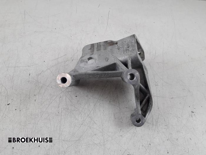 Used Engine mount Volvo V90 II (PW) 2.0 T5 16V Price € 30,00 Margin scheme offered by Autobedrijf Broekhuis B.V.
