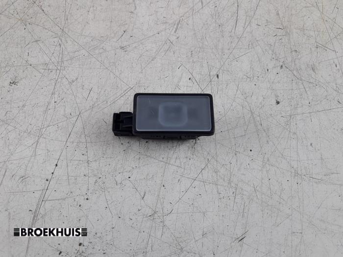 Używane Lampa LED Volvo V90 II (PW) 2.0 T5 16V Cena € 15,00 Procedura marży oferowane przez Autobedrijf Broekhuis B.V.
