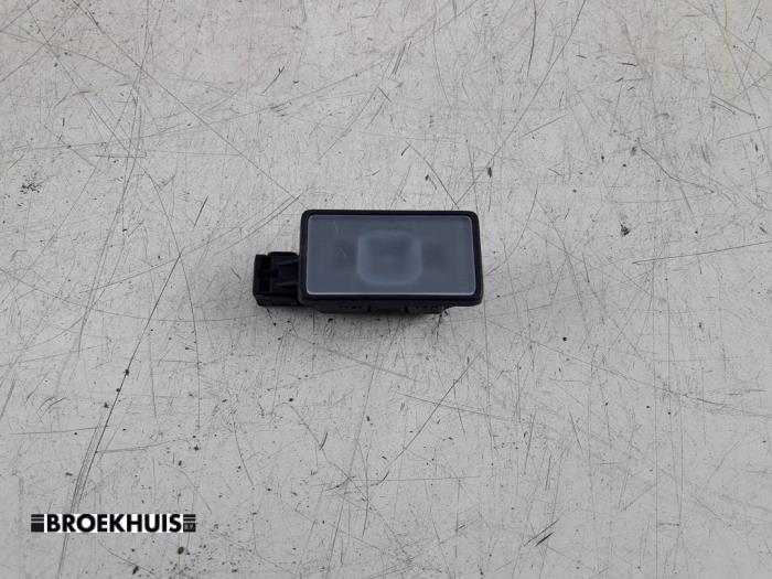 Używane Lampa LED Volvo V90 II (PW) 2.0 T5 16V Cena € 15,00 Procedura marży oferowane przez Autobedrijf Broekhuis B.V.