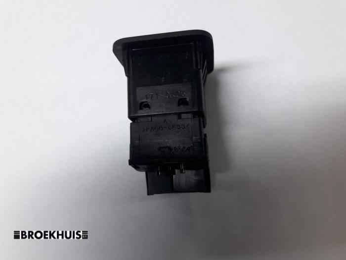 Airbag lock from a Toyota Avensis Wagon (T27) 2.0 16V D-4D-F 2010