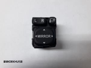Used Mirror switch Toyota Avensis Wagon (T25/B1E) 2.0 16V D-4D-F Price € 10,00 Margin scheme offered by Autobedrijf Broekhuis B.V.