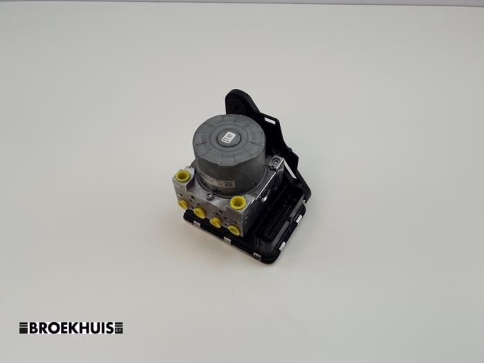 Begagnade ABS-pump Audi A3 Limousine (8VS/8VM) 1.5 TFSI 16V Pris € 120,00 Marginaltabell erbjuds av Autobedrijf Broekhuis B.V.