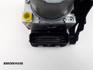 Bloc ABS d'un Audi A3 Limousine (8VS/8VM) 1.5 TFSI 16V 2019