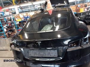 Used Tailgate Tesla Model S 75D Price € 1.000,00 Margin scheme offered by Autobedrijf Broekhuis B.V.